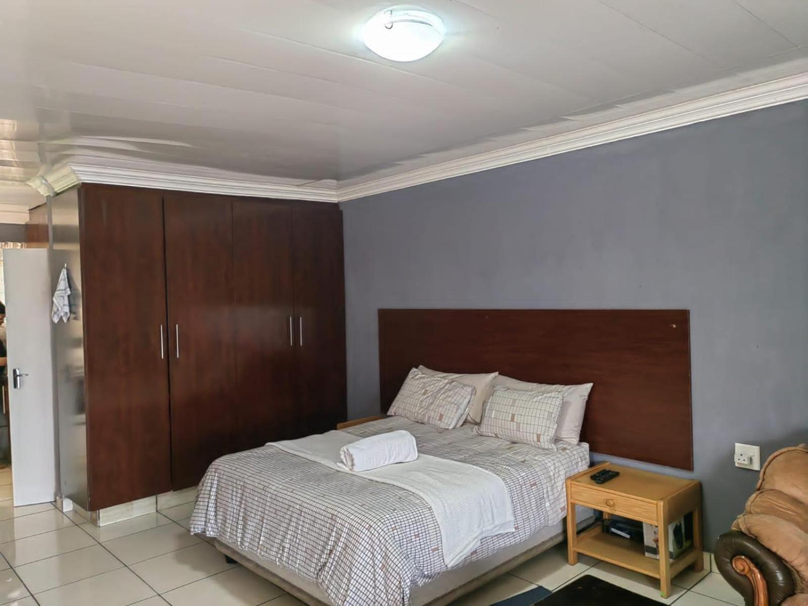 Sibahlenomhlambi Guesthouse Springs  Bilik gambar