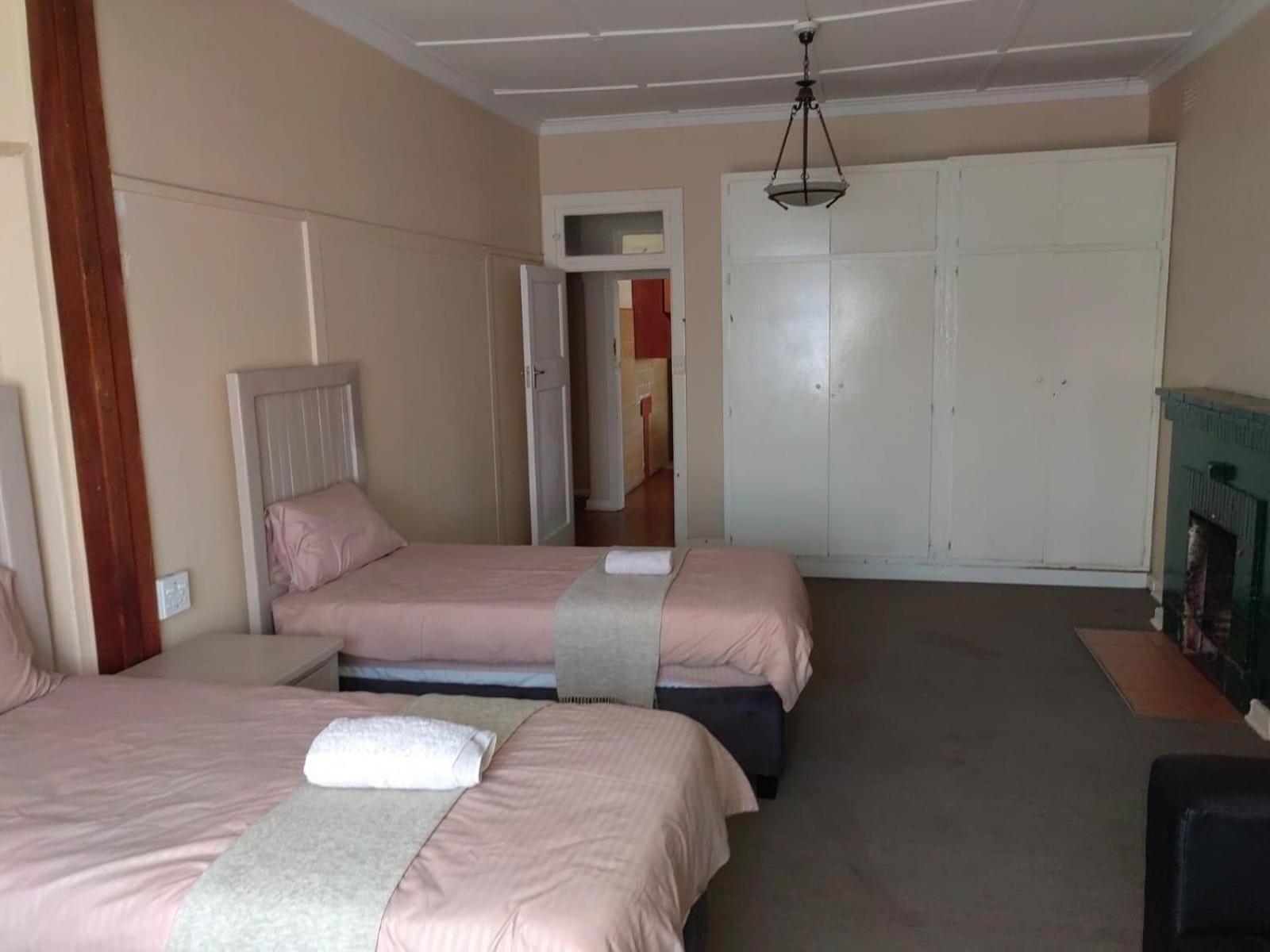 Sibahlenomhlambi Guesthouse Springs  Bilik gambar
