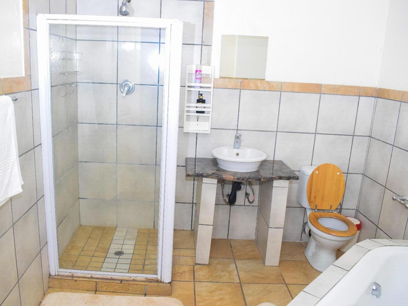 Sibahlenomhlambi Guesthouse Springs  Bilik gambar